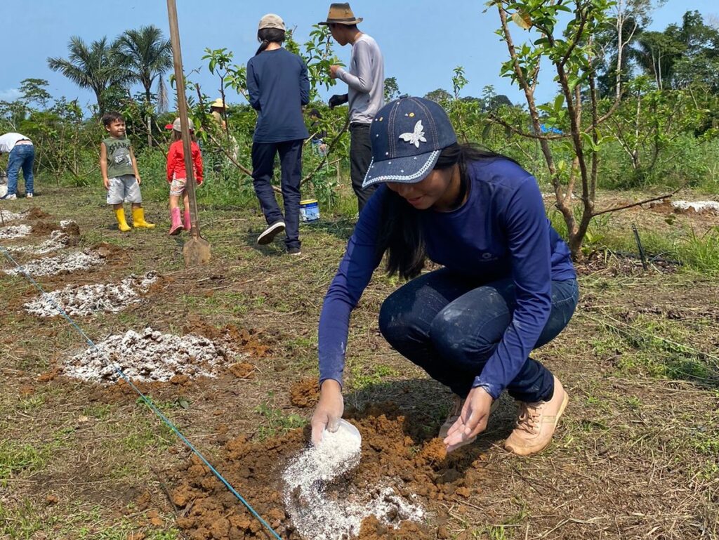 Alunos de escola estadual no Careiro participam de aulas práticas de agricultura 4 Educacao A aula pratica ocorreu em uma area agricola nas proximidades da rodovia AM 354 Foto Divulgacao Acervo Pessoal 1024x769 1