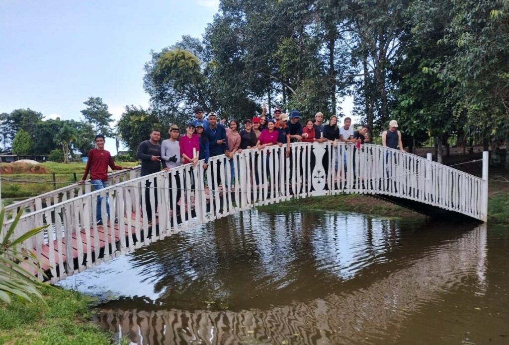 Alunos de escola estadual no Careiro participam de aulas práticas de agricultura 2 Educacao Alunos da rede estadual em Careiro participam de aulas praticas de agricultura Foto Divulgacao Acervo Pessoal 1024x695 1