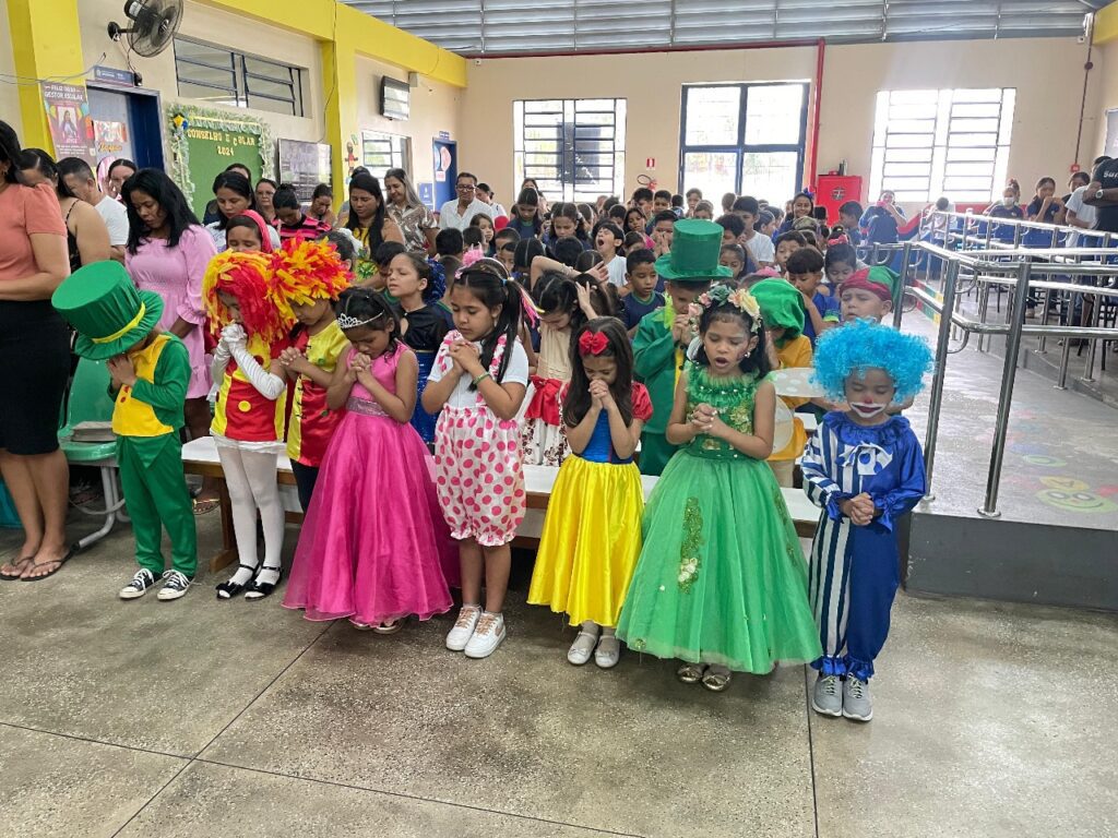 Em Manacapuru, escola estadual desenvolve 3ª edição do projeto ‘Letramento Literário’ 4 Educacao Projeto Letramento Literaio em Manacapuru Foto Divulgacao Escola 3 1024x768 1