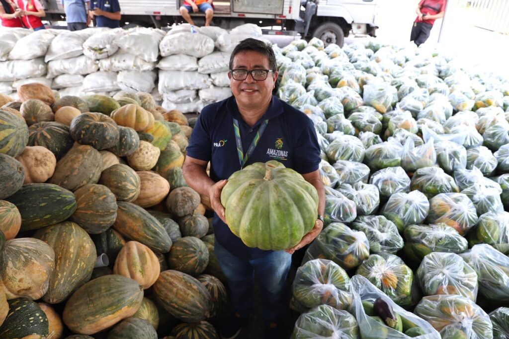 Governo do Amazonas comprou mais de 2 mil toneladas de produtos da agricultura familiar neste primeiro trimestre 2 Emerson Martins bacanco PAA PRIMEIRO TRIMESTRE 1 1024x683 1