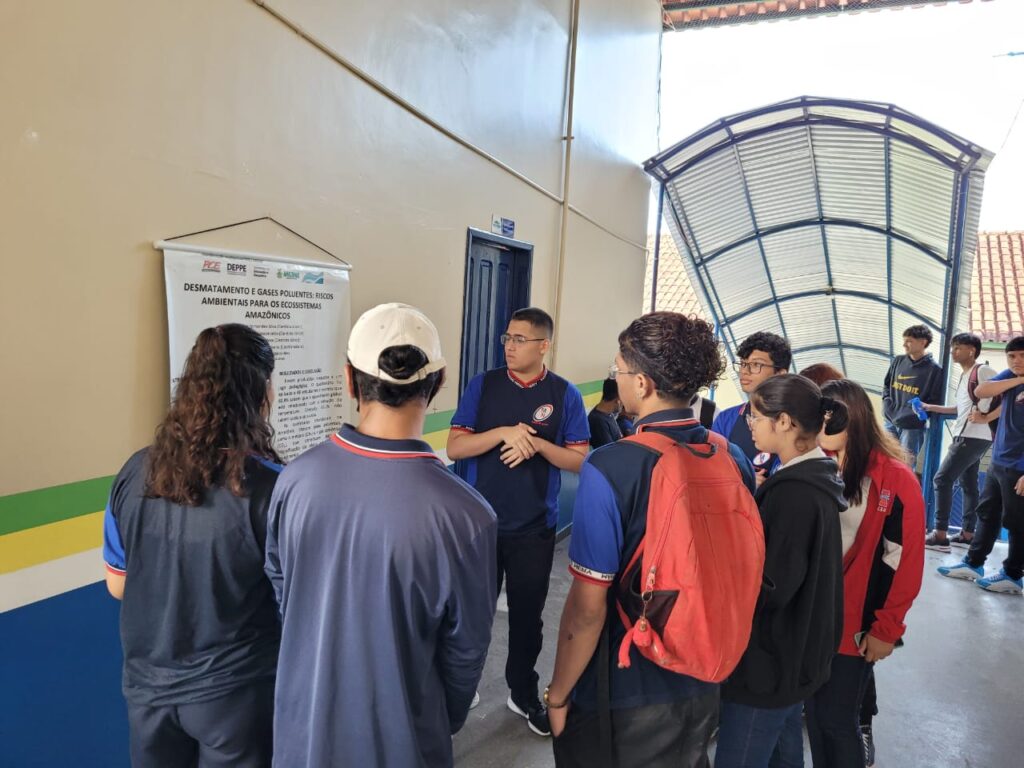 Desmatamento e poluição são temas de projeto apoiado pelo Governo do Amazonas, em escola de Manaus 2 FAPEAM FOTOS DIVULGACAO COORDENADORA DA PESAQUISA DIANA NUNES DE OLIVEIRA 7 1024x768 1