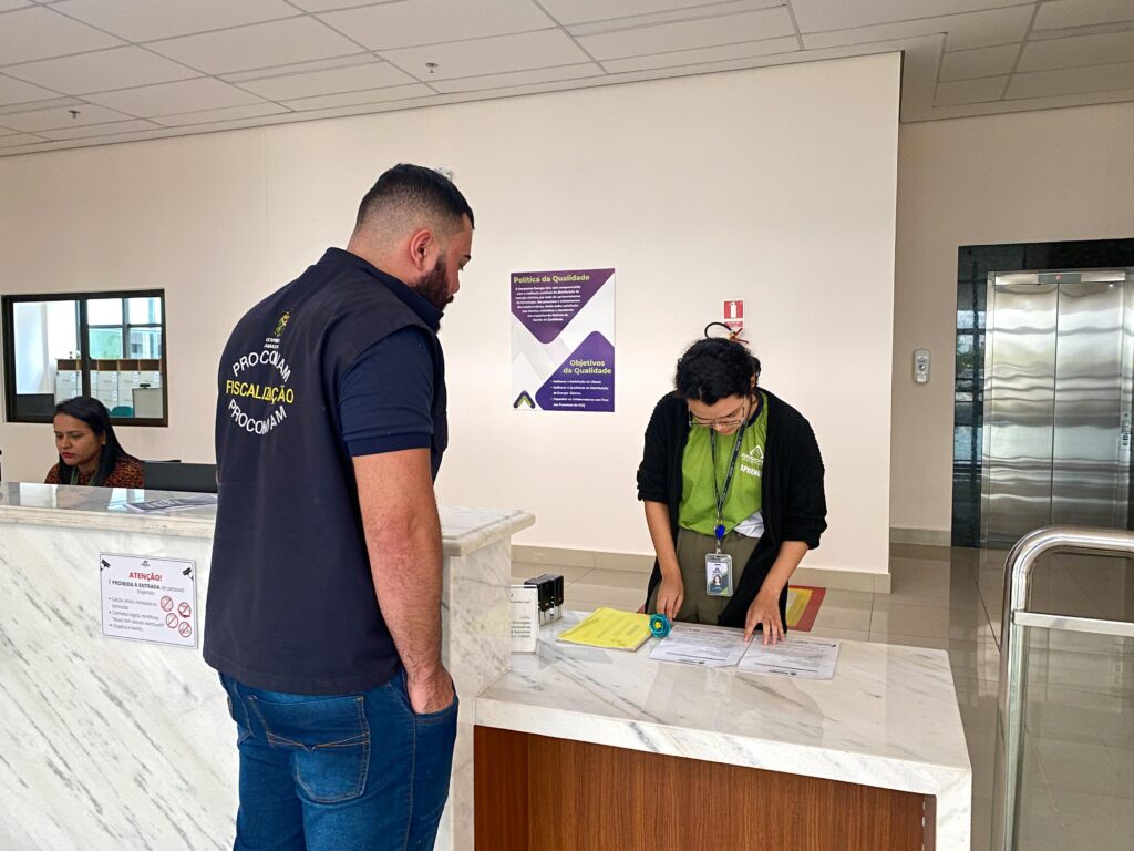 Procon-AM notifica Amazonas Energia por desligamento do serviço em Manaus e em municípios da Região Metropolitana 2 FOTO APAGAO PROCON JOAO PEDRO PROCONAM 3 1024x768 1