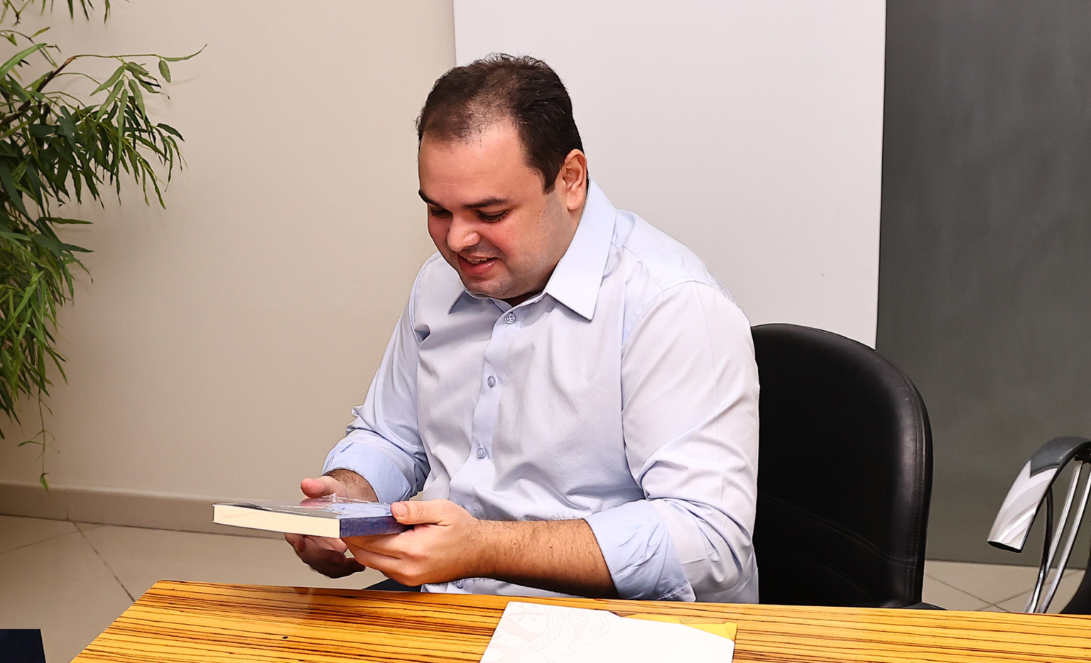 FOTO RC LIVRO
