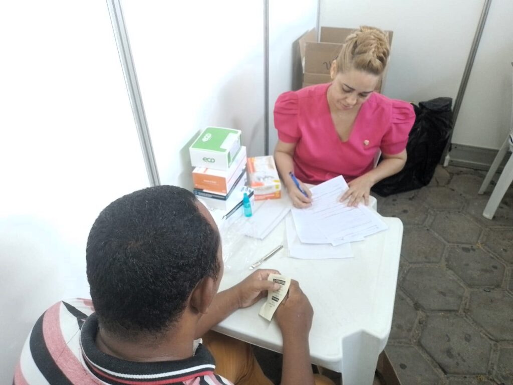 FVS-RCP participa da 4ª edição do Projeto Câmara Cidadã em Manaus com testagens para HIV, sífilis e hepatites B e C 4 FVS RCP FVS RCP na Camara Cidada FOTO Jaqueline Macedo FVS RCP 2 1024x768 1