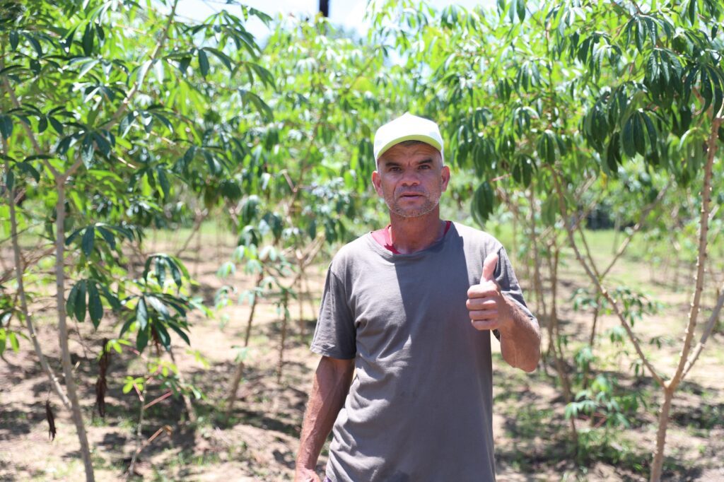 Governo do Amazonas investe em práticas de conservação do solo para aumento da produção rural de forma sustentável 3 Foto Sepror Dia Nacional da Conservacao do Solo 02 1024x682 1