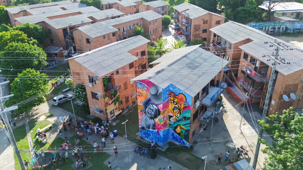 Arte em grafite muda a paisagem do Residencial Gilberto Mestrinho 2 GRAFITE PROSAMIN TIAGO CORREA UGPE01 1024x576 1