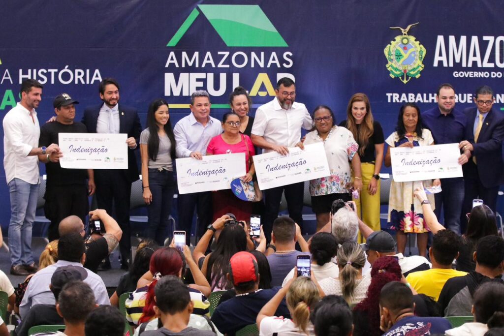 Prosamin+: Wilson Lima libera novas indenizações e reassentamentos já beneficiam 1,2 mil famílias 4 Governador Wilson Lima libera novas indenizacoes 3 1024x683 1