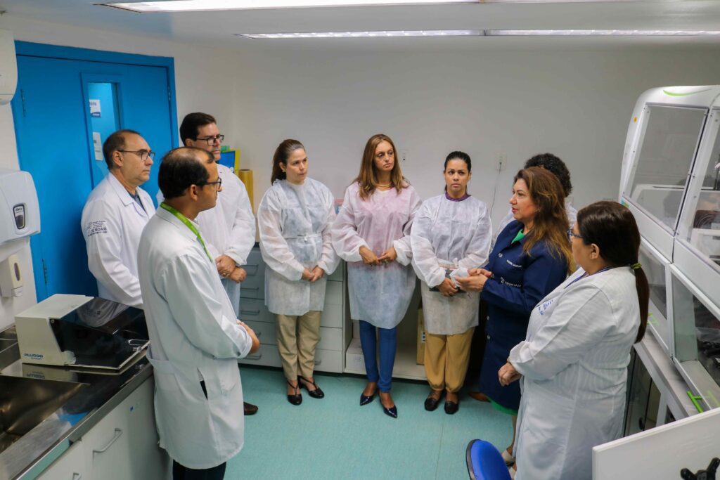 Hemoam recebe visita de equipe do Ministério da Saúde para avaliar NAT Malária 3 Hemoam Equipe tecnica do Ministerio da Saude e equipe do Hemoam 1024x683 1