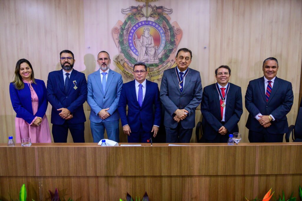 Governo do Amazonas faz balanço do sistema prisional com 3,8 mil detentos inseridos no programa Trabalhando a Liberdade 2 Medalha SEAP 02 Tadeu de Souza Foto Ricardo Machado SGVG 1024x682 1