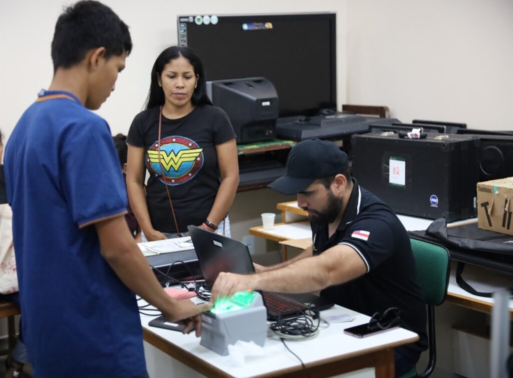 Em Parintins, Governo do Amazonas inicia mutirão de serviços para a população do município 3 Mutirao de entrega de CIN em Parintins Fotos Arquivo Pessoal 1 1024x756 1