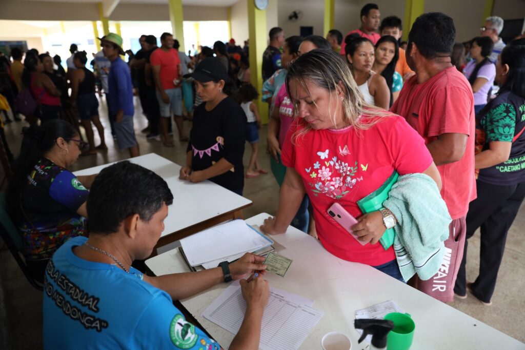 Em Parintins, Governo do Amazonas inicia mutirão de serviços para a população do município 2 Mutirao de entrega de CIN em Parintins Fotos Arquivo Pessoal 2 1024x682 1