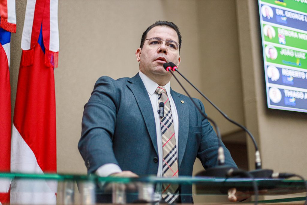 No Dia Mundial de Conscientizacao do Autismo deputado Wilker Barreto cobra o cumprimento da Lei Brasileira de Inclusao no Amazonas e pede recriacao da Seped no Estado 1024x683 1