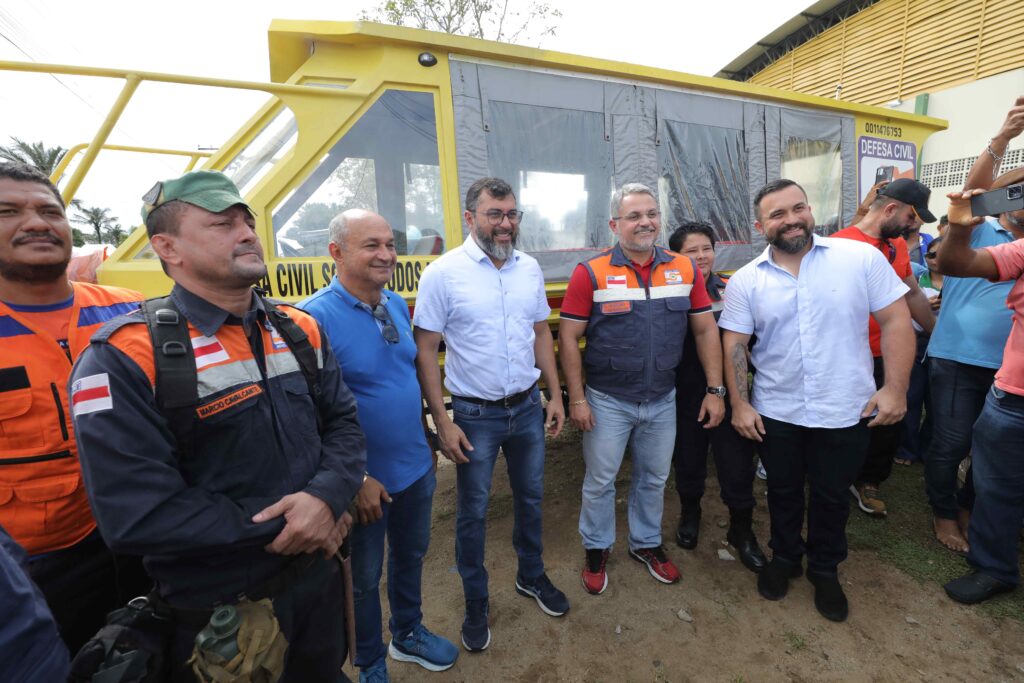 Em Novo Airão, Wilson Lima concede mais de 120 títulos definitivos de moradia e realiza entregas que somam R$ 34 milhões 4 Novo Airao Fotos Alex Pazuello 03 1024x683 1