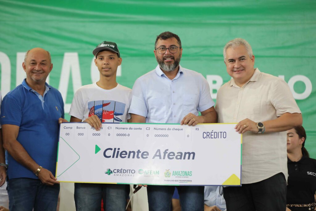 Em Novo Airão, Wilson Lima concede mais de 120 títulos definitivos de moradia e realiza entregas que somam R$ 34 milhões 10 Novo Airao Fotos Alex Pazuello 10 1024x683 1