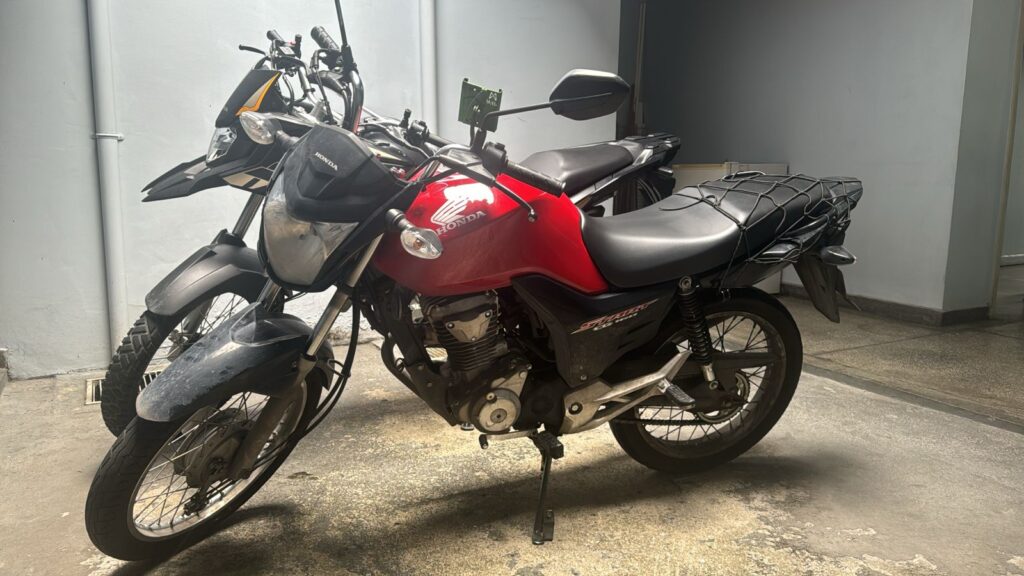 Operação Phármakon: PC-AM prende dupla que tinham como foco roubos a farmácias no bairro Flores 4 PC AM MOTO APREENDIDA DIVULGACAO 1024x576 1