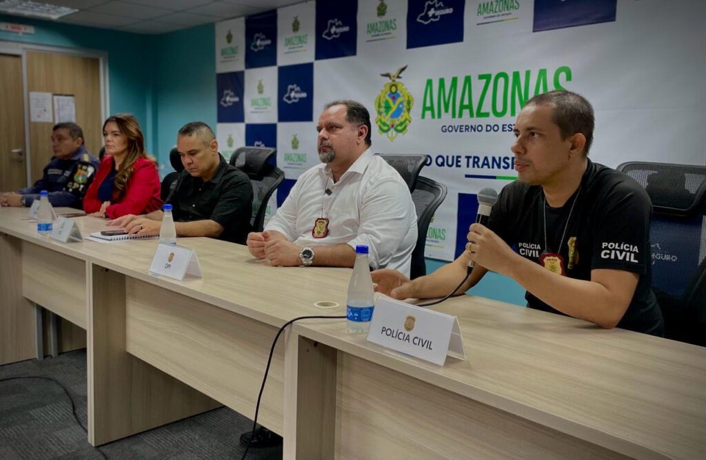 Forças de Segurança prendem homem por estuprar e matar pastora em Careiro 2 PCAM COLETIVA FORCAS DE SEGURANCA CASO CAREIRO FOTO ERLON RODRIGUES 2 1024x667 1