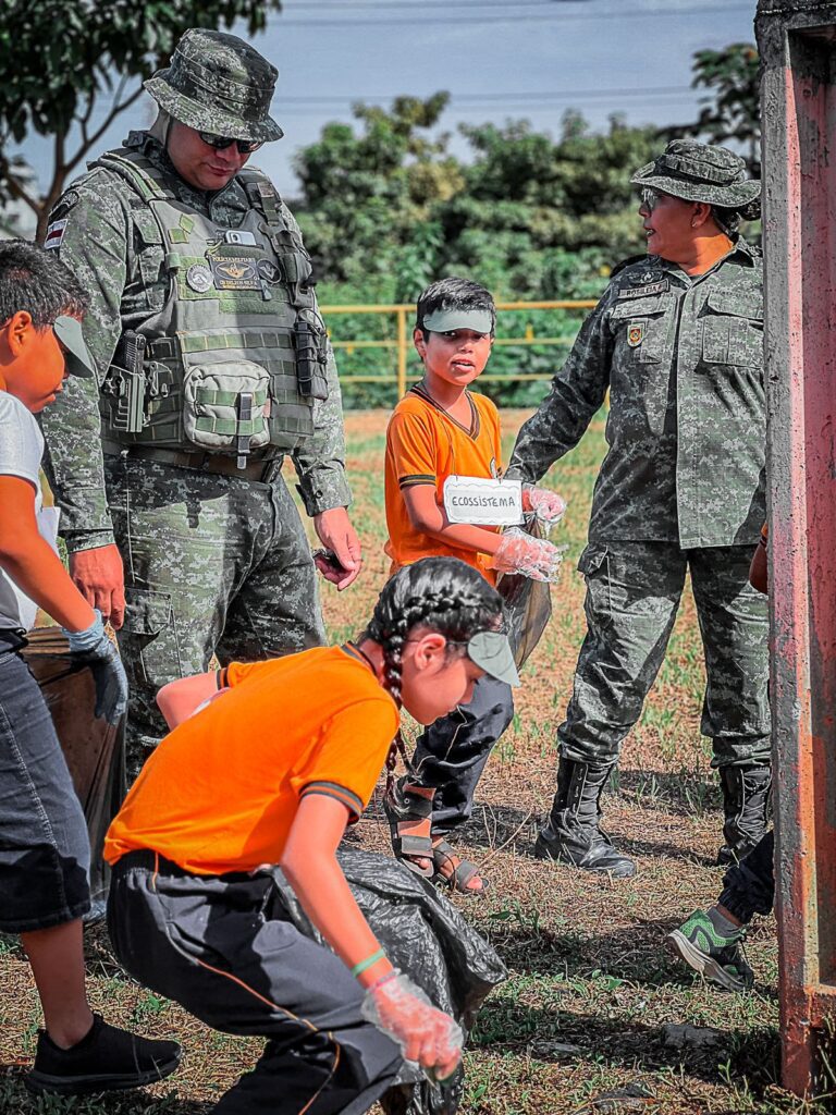 Polícia Militar do Amazonas e Secretarias Municipais realizam caminhada ecológica na zona centro-sul 2 PMAM CAMINHADAECOLOGICA 768x1024 1