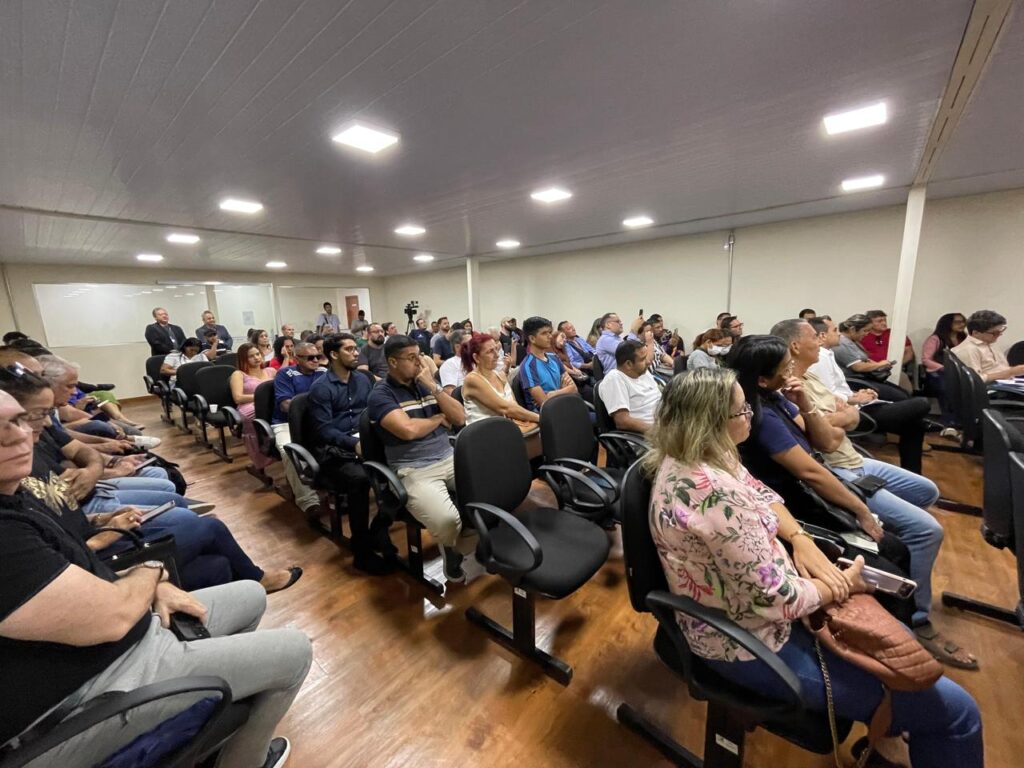 Ipaam reúne com Associação dos Flutuantes para esclarecer sobre regularização e permanência no Tarumã-Açú 3 REUNIAO LICENC. FLUTU. IPAAM 2 1024x768 1