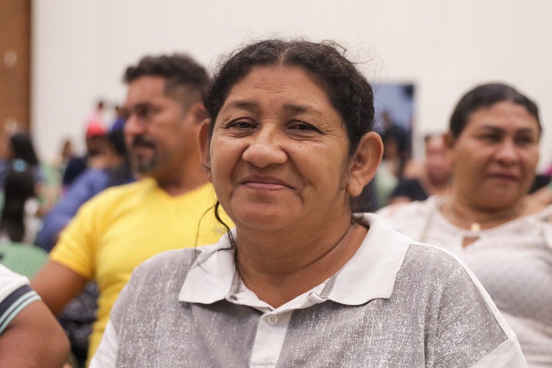 “Vai mudar a vida de muitas pessoas, inclusive a minha e dos meus irmãos”, diz moradora da Sharp reassentada pelo Governo do Amazonas 5 Reassentamento Prosamin 5 Personagem Sandra Pereira Foto Arthur Castro Secom
