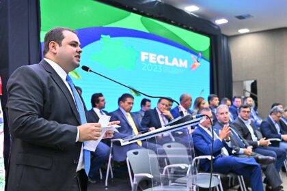 Roberto Cidade destaca importancia do Feclam para qualificacao dos vereadores dos municipios amazonenses