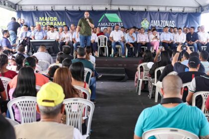Roberto Cidade destaca participacao da Aleam na ampliacao da oferta de moradias durante entrega do Residencial Ozias Monteiro 2 Foto Rodrigo Brelaz rsm29n