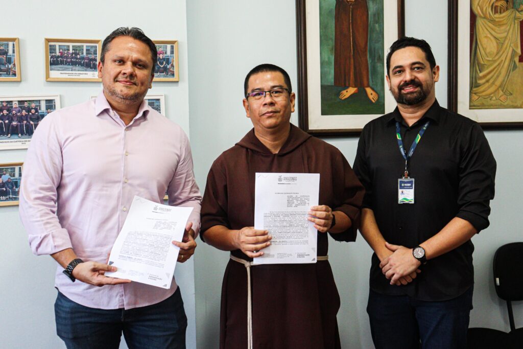 Governo do Amazonas, Arquivo Público e Ordem dos Freis Franciscanos assinam Acordo de Cooperação Técnica 4 SEAD Apeam AssinaAcordo FotLuizFelipeSEAD 5 1024x683 1