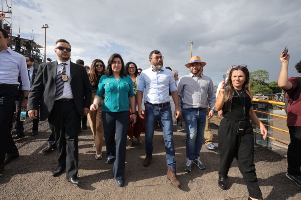 Com ministros em Tabatinga, Wilson Lima destaca impacto logístico para ZFM de nova rota comercial entre Amazonas e o Pacífico 3 SECOM COMITIVA EM TABATINGA2 FOTO ALEX PAZUELLO 1024x682 1