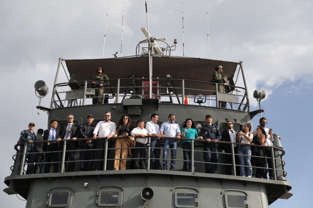 Com ministros em Tabatinga, Wilson Lima destaca impacto logístico para ZFM de nova rota comercial entre Amazonas e o Pacífico 2 SECOM COMITIVA EM TABATINGA4 FOTO ALEX PAZUELLO 1024x682 1