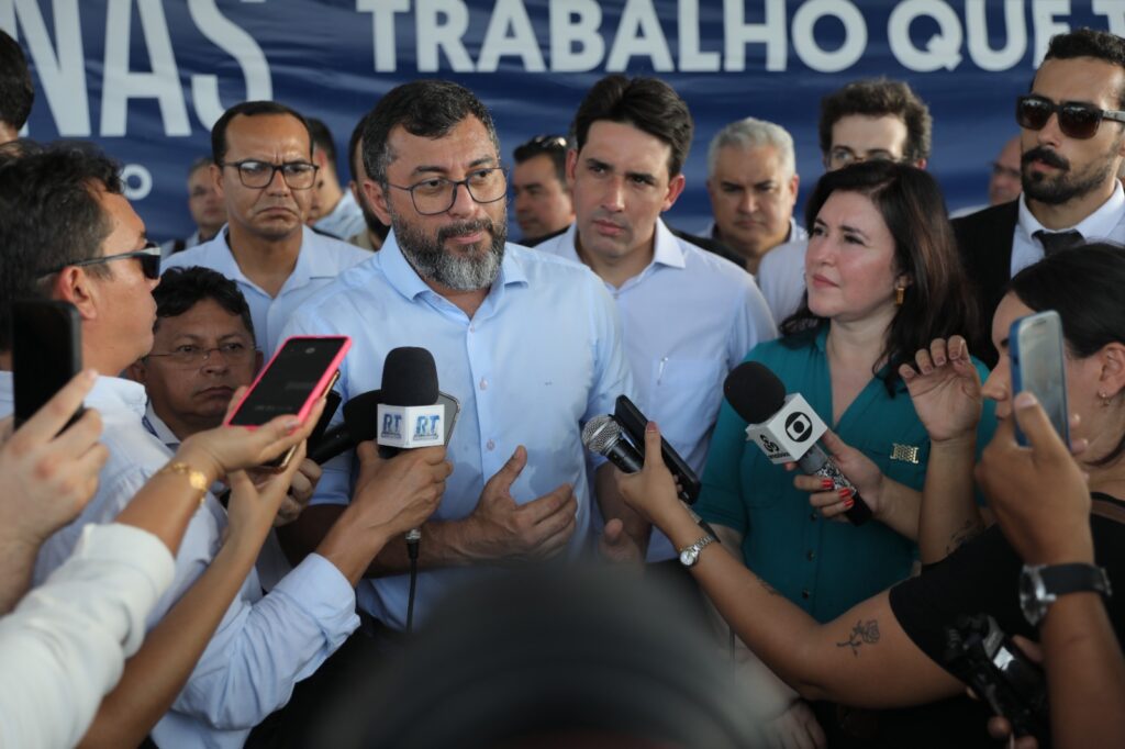 Com ministros em Tabatinga, Wilson Lima destaca impacto logístico para ZFM de nova rota comercial entre Amazonas e o Pacífico 4 SECOM COMITIVA EM TABATINGA5 FOTO ALEX PAZUELLO 1024x682 1