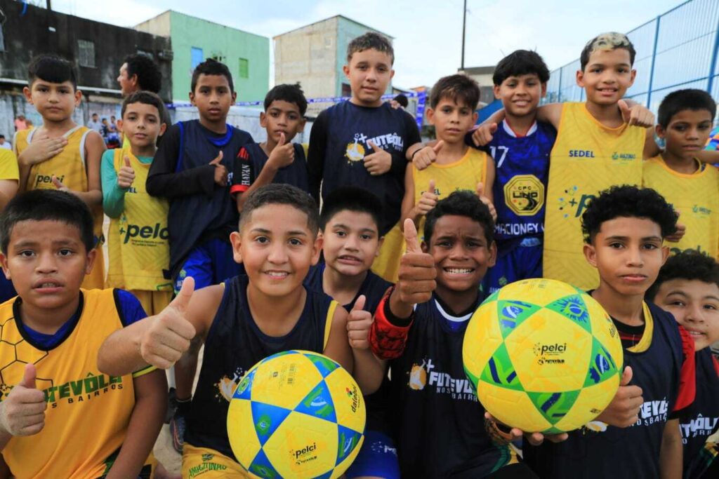 No CDC da Compensa: Moradores celebram chegada do Projeto Mais Futevôlei nos Bairros 2 SEDEL Mais de 50 criancas serao beneficiadas FOTO Julcemar Alves 1024x683 1