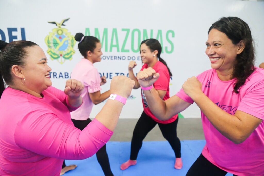 Alunas do Curso de Defesa Pessoal Feminina destacam poder do esporte para a qualidade de vida 3 SEDEL Milene Nascimento Direito Aluna do Curso de Defesa FOTO Julcemar Alves Divulgacao 1024x683 1