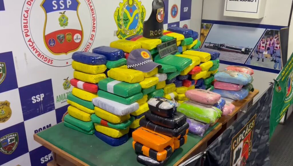 Base Arpão 1: PMAM apreende cocaína avaliada em mais de R$ 10 milhões, em Coari 2 SSP AM DROGAS ARPAO1 FOTOS DIVULGACAO SSP AM 1024x582 1