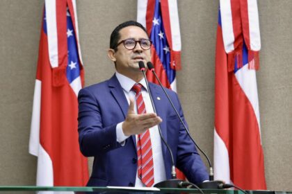 Sancionada lei do deputado Daniel Almeida que proibe musicas com conteudo inadequado em instituicoes de ensino do Amazonas Foto Gilson Mello 1024x683 1