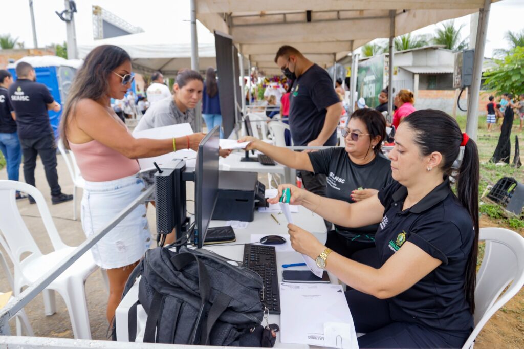 Governo do Amazonas promove Mutirão de Cidadania para comunidades rurais de Parintins a partir da quarta-feira 3 Sejusc Acao de Cidadania no Parque das Tribos Fotos Lincoln Ferreira Sejusc 2 1024x682 1