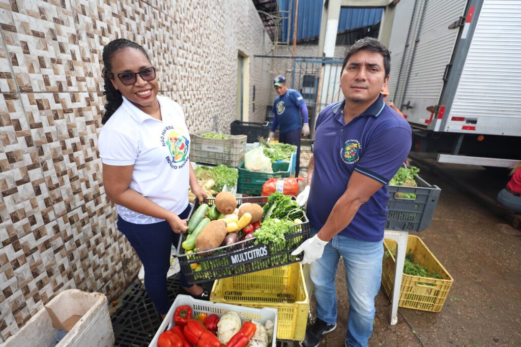 Governo do Amazonas recolhe mais de 42 toneladas de alimentos de feiras e supermercados de Manaus, em três meses 5 Sepror 3 Foto Divulgacao 1024x682 1