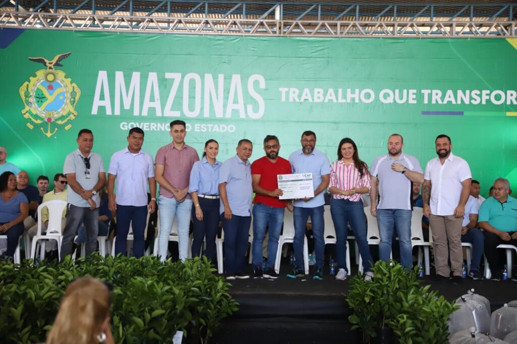 Governo do Amazonas fomenta agricultura familiar e piscicultura de Rio Preto da Eva 2 Sepror Idam Fomento foto Emerson Martins 3 1024x682 1