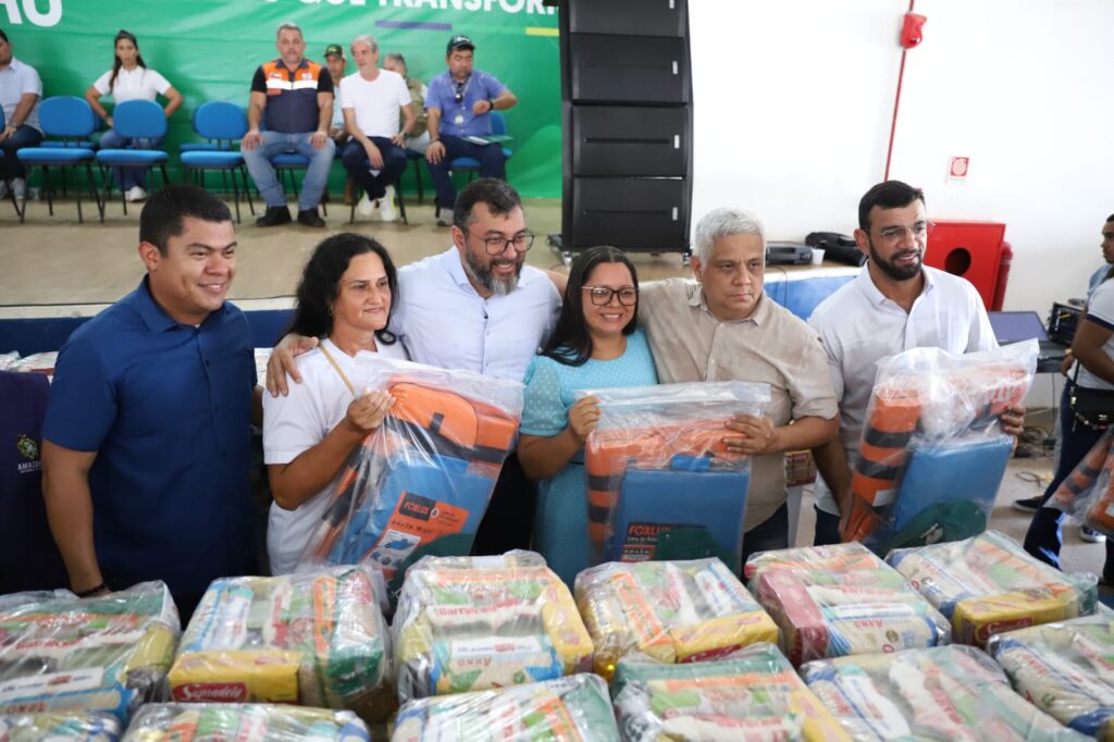 Governo do Amazonas fomenta setor primário com entregas de mudas, aquisição de alimentos e kits de proteção individual ao pescador 6 Sepror Careiro Foto Emerson Martins Sepror 3 1024x682 1