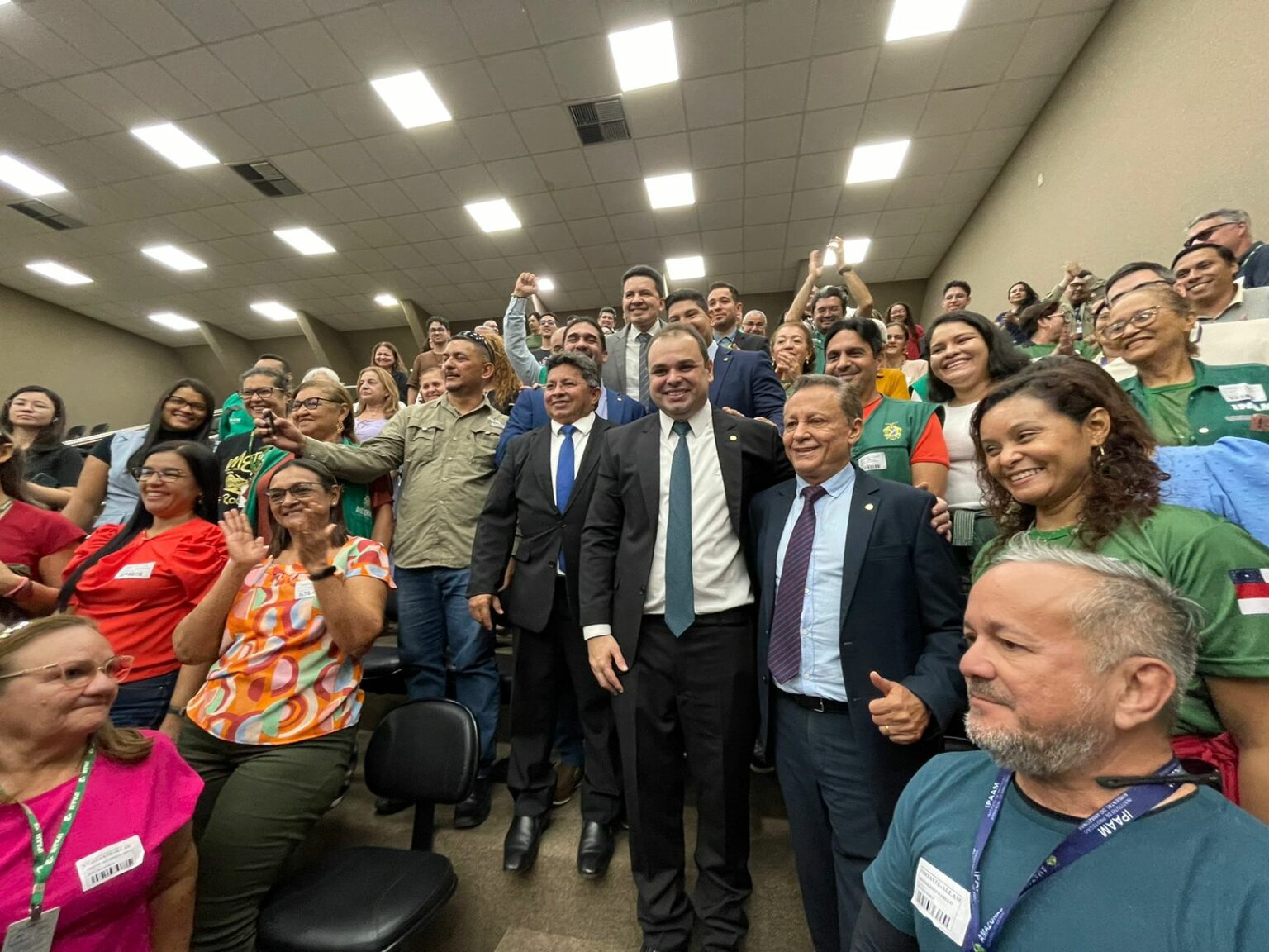 Sinesio Campos articula aprovacao do Plano de Cargos dos servidores do IPAAM VKrOmf