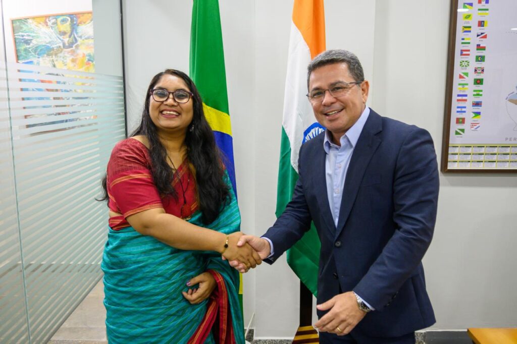 Amazonas e Índia estudam parcerias estratégicas e expansão de investimentos na ZFM 2 Tadeu de Souza e co770 nsul geral da I769 ndia 01 Foto Ricardo Machado SGVG 1024x682 1