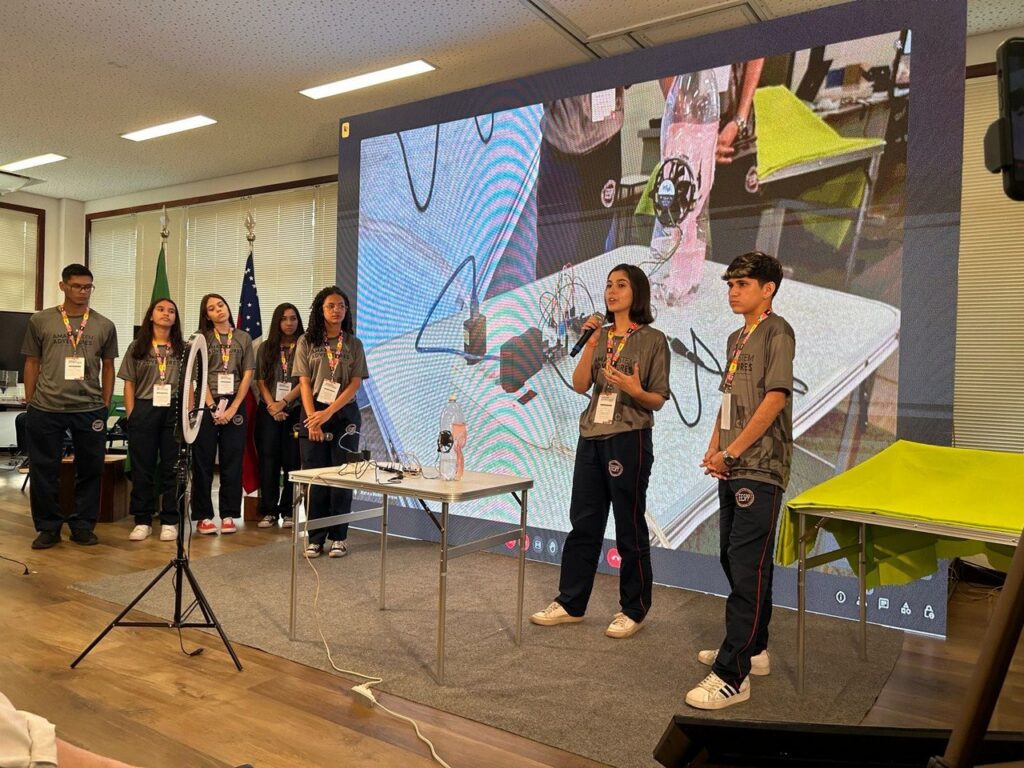 Academia Stem/UEA realiza evento tecnológico para alunos do ensino médio 2 UEA Amazon Stem Adventures Asad 2024 1024x768 1