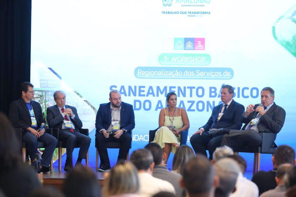 Governo do Amazonas realiza consulta pública sobre Regionalização do Saneamento Básico 3 WORKSHOP04 1024x683 1