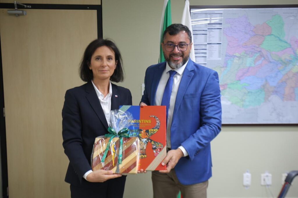 Wilson Lima apresenta mercado de carbono e iniciativas sustentáveis do Amazonas à embaixadora polonesa no Brasil 7 Wilson Lima apresenta mercado de carbono e iniciativas sustentaveis do Amazonas a embaixadora polonesa no Brasil FOTO DIEGO PERES SECOM 4 1024x682 1