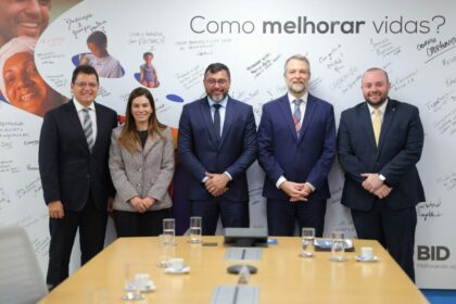 Wilson Lima reune com BID e reforca compromisso do Estado com obras do Prosai Parintins para levar agua tratada a populacao FOTO DIEGO PERES SECOM 1024x682 1