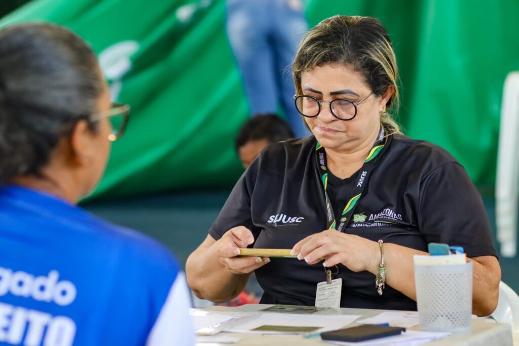 Aos 107 anos, aposentado aproveita Mutirão de Cidadania do Governo do Amazonas para atualizar documentos 3 bbf847a7 0de5 446d 84d0 51e0c0b10c17 1024x682 1