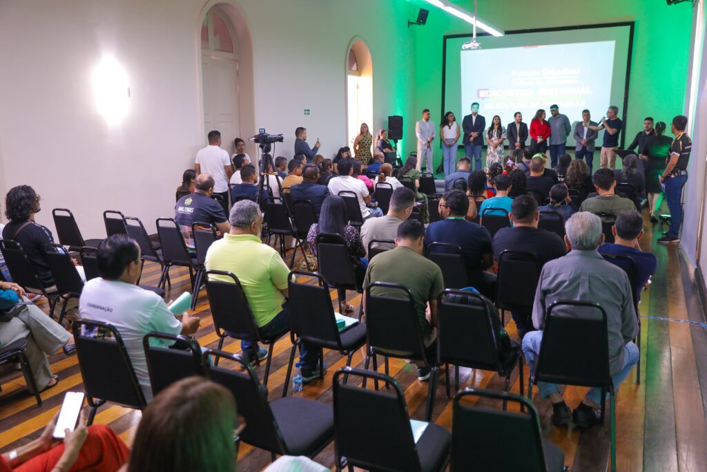 Com apoio do Governo do Estado, 1° Encontro Estadual de Gestores Municipais de Cultura do Amazonas teve início nesta segunda-feira 5 cultura abertura forum secretarios marcely gomes 04 1024x683 1