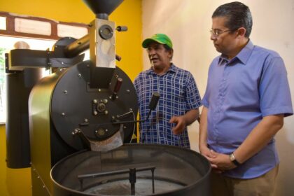 Agricultores da Vila de Lindoia sao beneficiados com seis mil mudas de cafe por meio de emenda parlamentar do deputado Joao Luiz Foto Mauro Smith 4e99b6