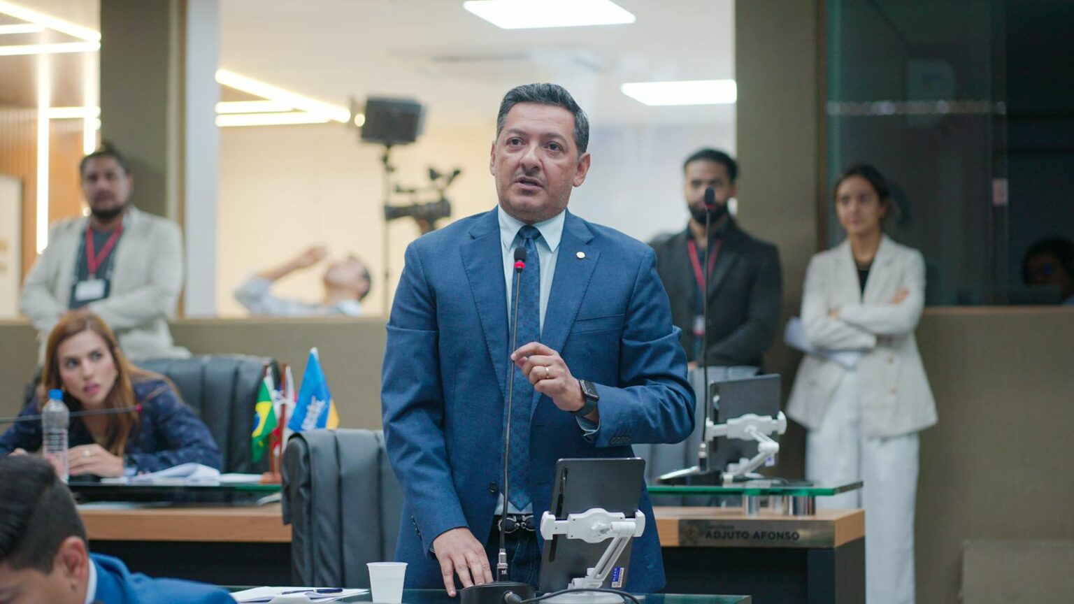 Aprovado Projeto de Lei de Felipe Souza que modifica medidas de seguranca e apoio aos ex governadores do Amazonas vgEWtT