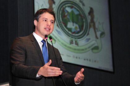 Assembleia Legislativa do Amazonas lamenta o falecimento do ex deputado estadual Arthur Bisneto eTNJa0