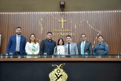 Delegada Debora Mafra e homenageada com Medalha Ruy Araujo por iniciativa do deputado Joao Luiz Foto Mauro Smith WQOJ1j