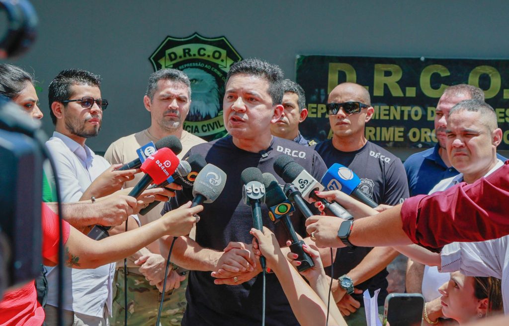 Delegado Pericles comemora acao das forcas de seguranca que apreenderam uma tonelada de drogas no Iranduba Foto Marcio James 1024x657 lvadnW